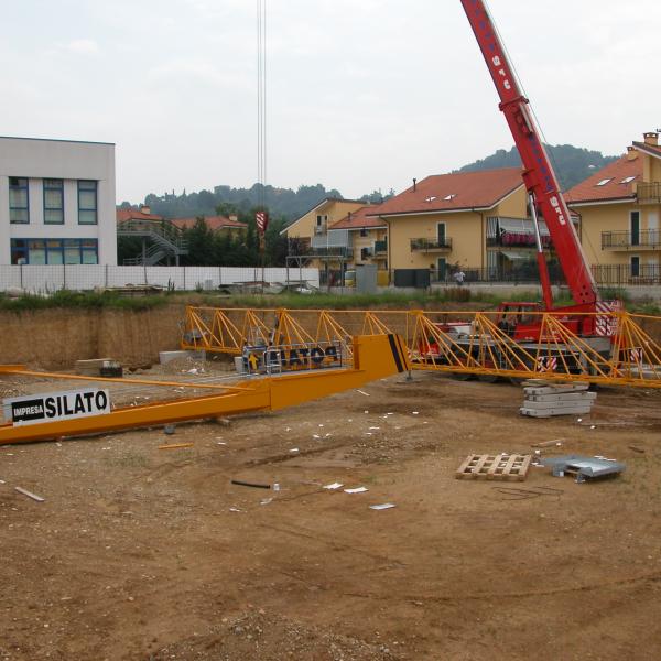 Assemblaggio nuova gru Potain da 60 m